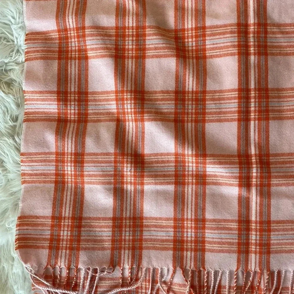 Urban Outfitters Plaid Blanket Scarf - Picture 4 of 7